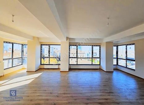 Sahrayıcedit E5'te Sıfır Binada Satılık Ofis Katı 185m² Brüt