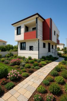 Kartallar'dan Yeniçiftlik'te Köşebaşı Büyük Bahçeli Uygun Villa.