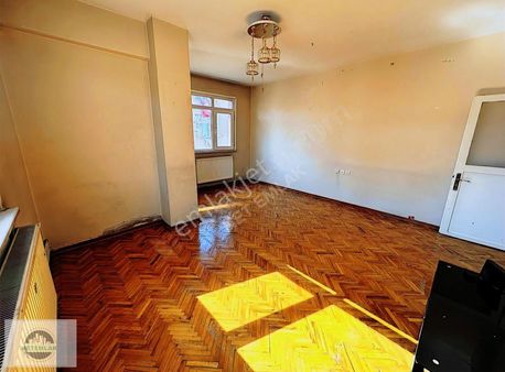 Tramvaya Yakın 5. Kat 2+1 Odalı Kiralık Daire