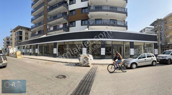 İsmetin İnönü De Pazarın Yanı 800 M2 Batar Katlı Kiralık Dükkan