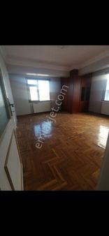 Ümraniye Çarşı Atatürk Mahallesi Metro Yürüme Mesafesi Temiz Daire Balkonlu 1+1 Büyük Ev Daire