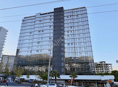 Manisa Meydan 'da Ticari Alan Kiralık 1+0 Ofis