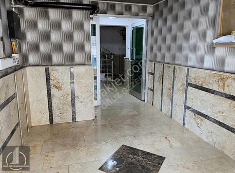 Oğuz Gezer Gayrimenkul'den 2+ 1 Cadde Üstü Daire