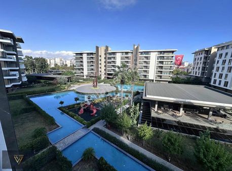 Konyaaltı Özpınarlar Casaba'da 4+1 Havuz Manzaralı Lüks Daire