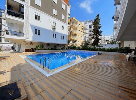 Antalya'nın Gözde Bölgesi Işıklarda Site İçi Havuzlu 3+1 Daire
