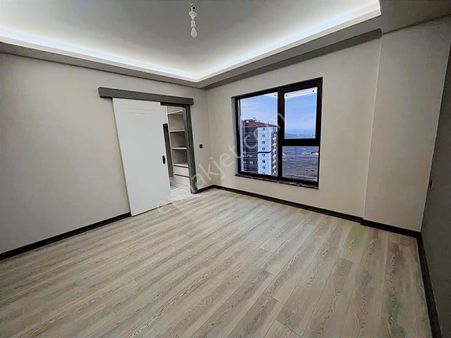 Acil Acill Yerden Isıtmalı 4+1