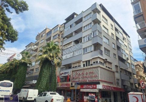 Adnan Mebderes Bulvarın'da Köşe Konumlu Satılık Daire