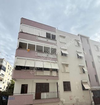 Cadde Üstü Tadilatlı Her Yere Yürüme Mesafesinde Satılık Daire