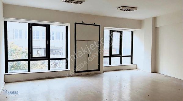 Subaşı Cad Tadilatlı, Geniş Ofis Katı! (tabela Değeri Yüksek)