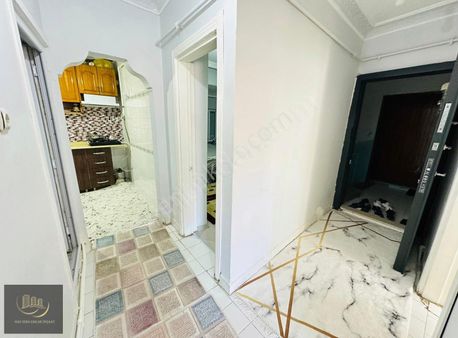 Has Seba'dan Söğütlüçeşme'de 2+1 85m2 Caddeye Yakın Fırsat 2.kat