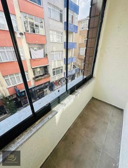 Has Seba'da Sefaköy Merkezde 1+1 70m Metrobüse 4dk Kiralık 1.kat