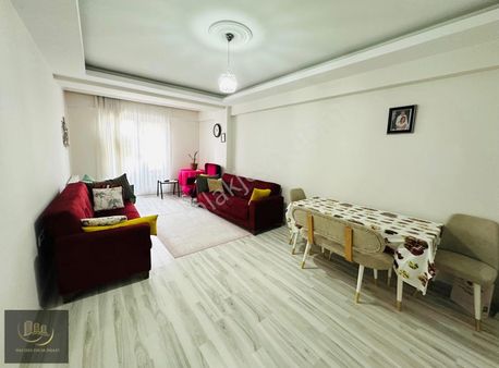 Has Seba'da Kartaltepe'de 2+1 90m2 Metrobüse Yakın Satılık 1.kat