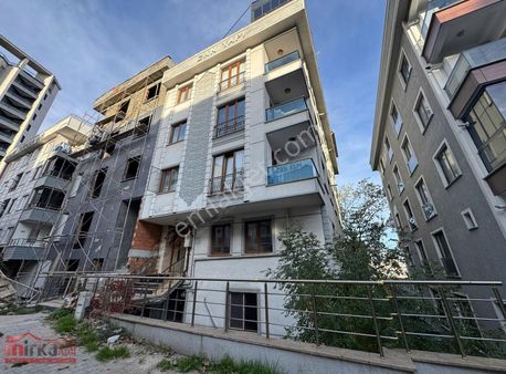 Beylikdüzü Yakuplu Da Satılık Eşyalı 1+1 Geniş M2 Ön Cephe