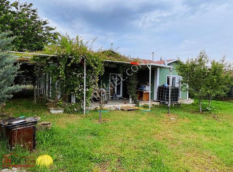 Çatalca İzzettin De Satılık 500m2 Arsa İçinde 2+1 Kayıtlı Yapı