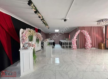 Beylikdüzü Yakuplu Kiralık Dükkan Ön Cephe Giriş Altı Teraslı