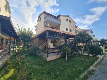 . 🌊 Denize Sıfır, Kaçırılmayacak Fırsat! Denizli 1. Site’de Müstakil Villa