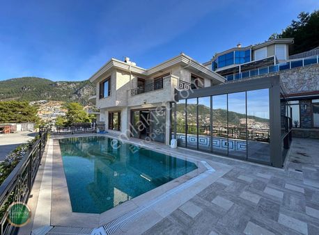 Europerty Homes'tan Alanya Bektaş'ta Doğanın İçinde 4+1 Villa