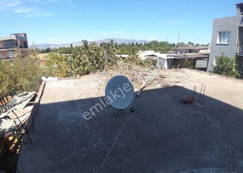 İzmir Konak Gültepe/murat Mahallesi/nde/bahçeli/teraslı/müstakil Ev