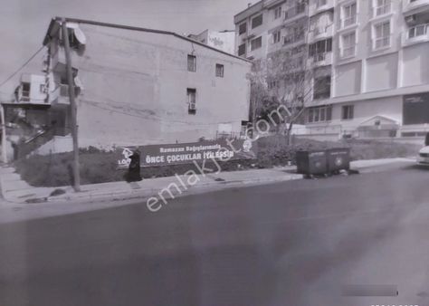 Buca Barış Mahallesinde//ışıklıpark Yakını//cadde Üzeri Köşe Arsa(15adet 1+1//3dükkan Çıkıyor)