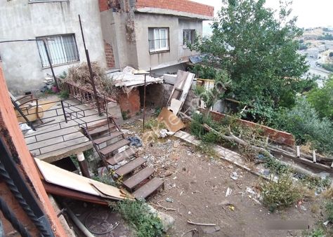 Buca Çaldıran Mah.//polisokulu Arkası/144m2tektapu/bahçeli/ev