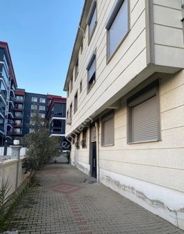 İzmir Torbalı//tepeköy'de//8yıllık//2.kat//otoparklı/izban'a300met.hastane Karşısında/160m2/3+1daire