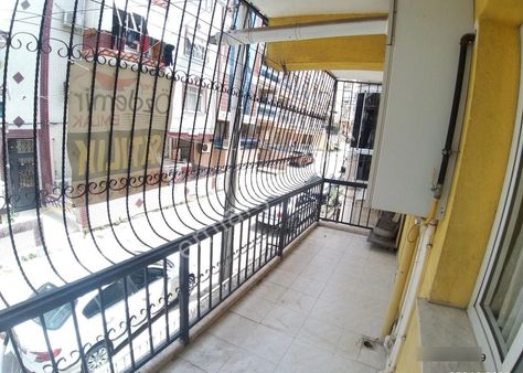 Buca Şirinyer Laleli Mahallesinde//uçanyolyakını//izbana10dk. Mes//190m2//4+1/arakat Satılık Daire