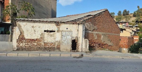 İzmir'in Merkezkonak Boğaziçinde Gıdaçarşısına Çok Yakın4-5dk//cadde Üzeri 165m2 Satılık Müstakil Ev