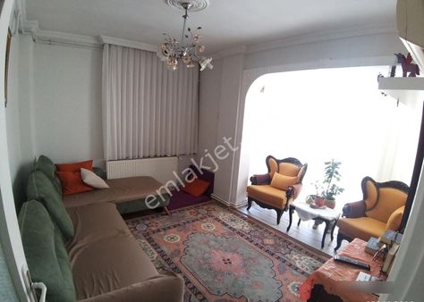 Buca Laleli Mahallesi//menderes Caddesinde/uçanyolyanı Konak Tünel Çıkışında//3+1/fulyapılı Daire