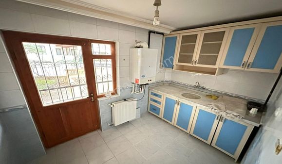 Ufuktepe Meerkezde Yüksek Giriş 2+1 Altında Daire Var