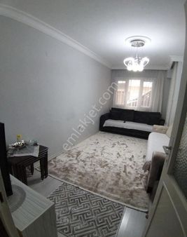 Buca Laleli Mahallesinde//izbana-bankalara-çarşıya 10dk Mesafede//zeminkat//bahçeli 3+1/daire