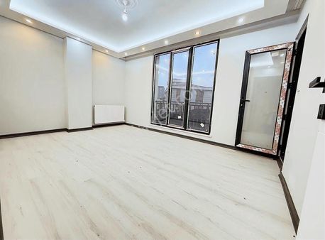 Fiyat Düştü Fırsat Sıfır Bina 2+1 75m2 Balkon Asansör K'otopark