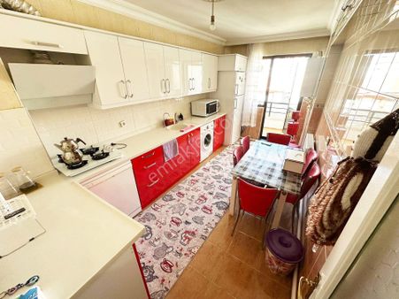 Dilek Camii Yakınında 2+1 Eşyalı Katta Kiralık Daire