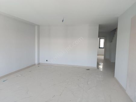 Kuşadası Merkezde Satılık 3+1 Kapalı Mutfak Dublex Daire