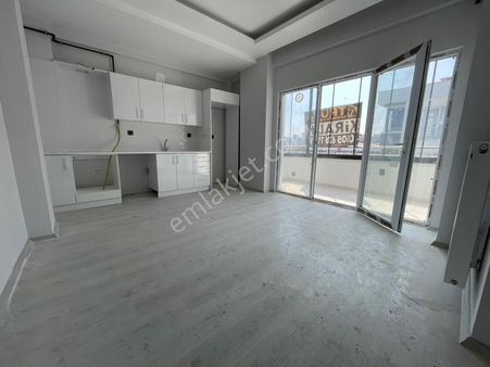 Truva // Onur Gündüzcü'den Toplu Konut Bulvarında Kiralık 1+1