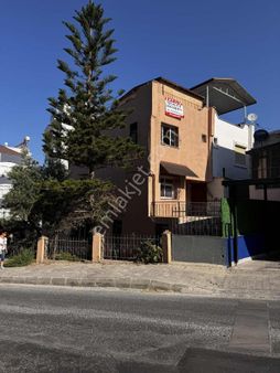 İş Yeri Yapmaya Müsait Köşe Konum Vitrinli Villa