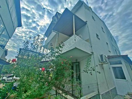 Uytundan Akçay Güre Arası Cemil Temilde Daire Fiyatına 3+1 Villa