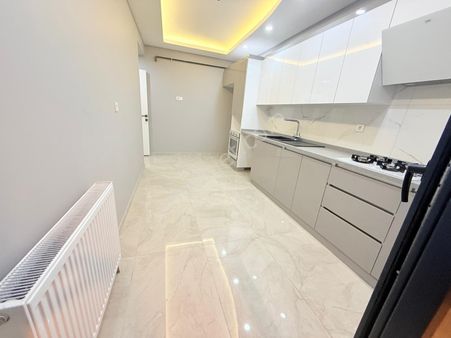 Pusula İnş.tan Esentepe Mah Cadde Uzerinde 130m2 3+1 2kat Daire
