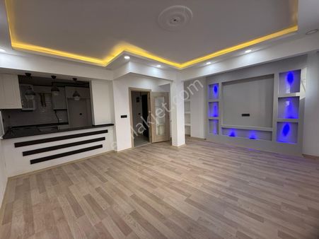 İnönü Caddesi Ve İzmirspor Metro Yakını 2+1 Tadilatlı Bahçeli Satılık Fırsat Daire