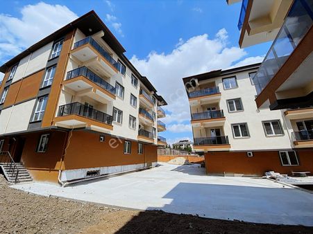 Havuzlu Site İçerisinde Arakat Kat Cephe Seçenekli 1+1 Daireler