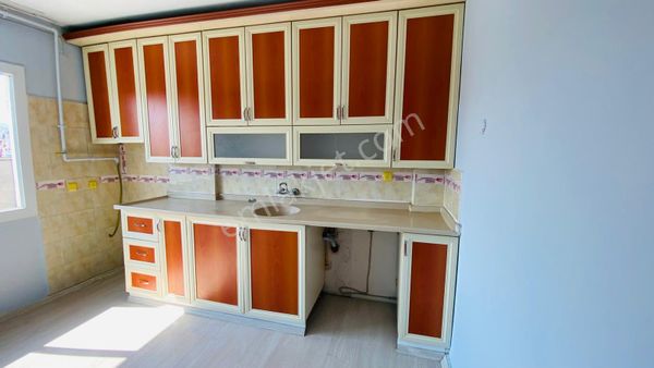 Emlak/tur'dan Manisa Turgutlu Merkezi Konum Fırsat Daire