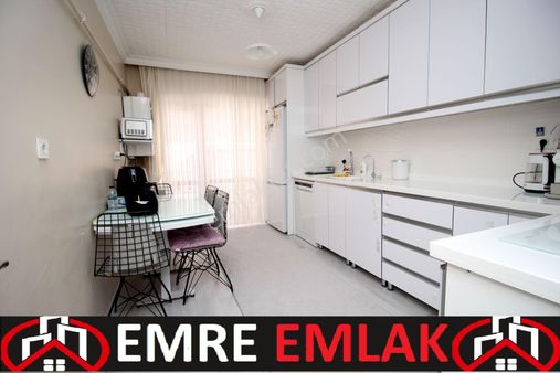 Emre Emlak'tan Topçu'da Arakat Ön Cephe Full Yapılı 3+1 Satılık Daire