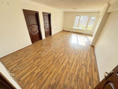 Şafak'tan Tepebaşı'nda Sanatoryum Cd Yanı 3+1 Kat Konumlu Güney