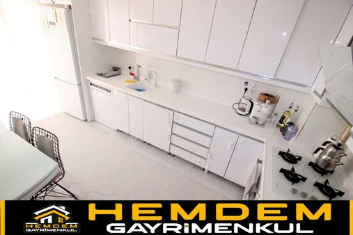 Hemdem Gayrimenkul'den Topçu'da Muhteşem Lokasyonda Full+full Yapılı Arakatta 3+1 Satılık Daire