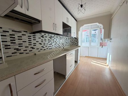 Gata Yakını İncirlide Cadde Üzeri 3+1 Orta Kat Yapılı Fırsat !!!