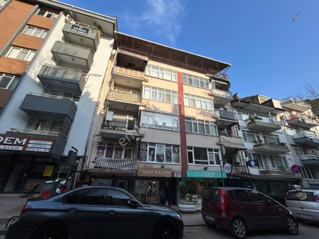 İzmit Çarşı'da Kafeler Caddesi Dolphin Yakını Kiralık 2+1 Daire