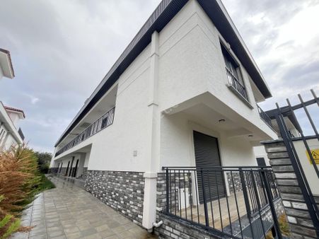 🔴 Güç Gayrimenkul'den Çamlıbel'de Doğa İle İç İçe Yüzme Havuzlu & Otoparklı 1+1 Daire