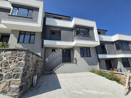 Yuvacık'ta Deniz Manz. Müstakil Havuzlu Kiralık 6+1 Lüks Villa
