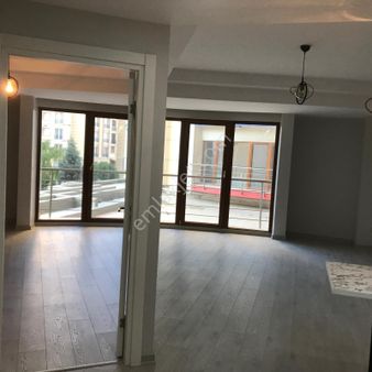 Papatya Residence 2 Metrobüse 5 Dakika Ön Cephe Bakımlı 1+1