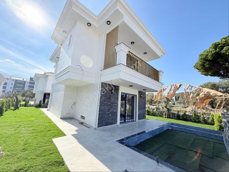 🏡 Kuşadası Davutlar’da Özel Havuzlu, Tek Müstakil 4+1 Vi