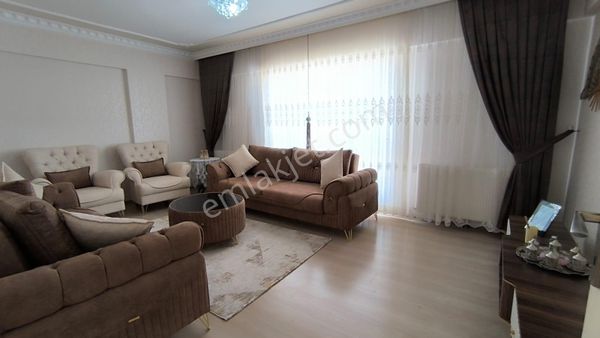 Yılmaz Gayrimenkulden 120 Metre Kare Net Geniş Kacırılmayacak 3+1 Fırsat Dairesi